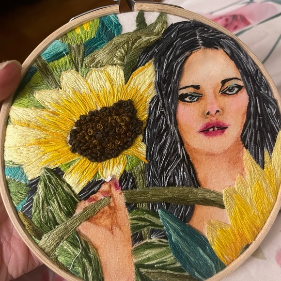IN BLOOM - Embroidered Art - Picture 2 of 6